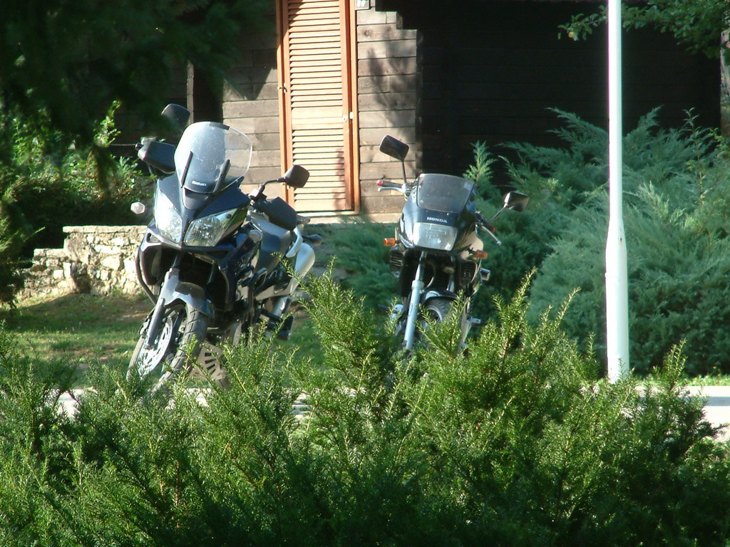 DL1000 és Honda Xelvis 250